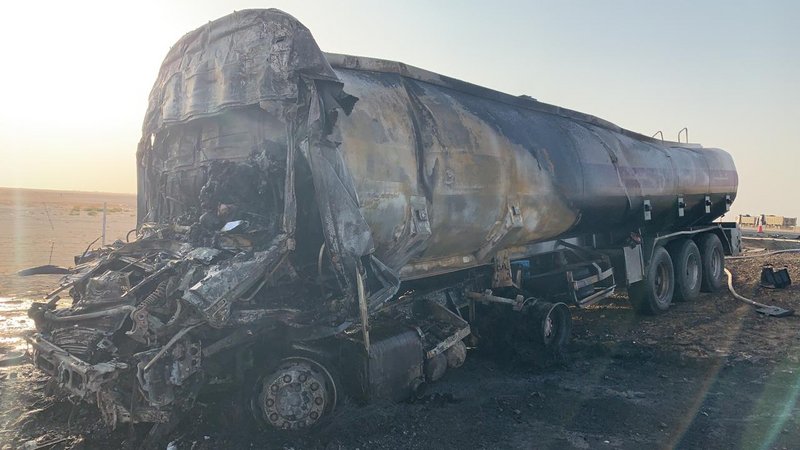 യാമ്പു-ജിദ്ദ ഹൈവേയിൽ ഒായിൽ ടാങ്കർ ട്രക്കുമായി കുട്ടിയിടിച്ചു; ഡ്രൈവർ വെന്തു മരിച്ചു